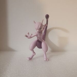 Jazwares Pokemon 4.5 in Battle Feature Action Figure Mewtwo (Figure only) Toy